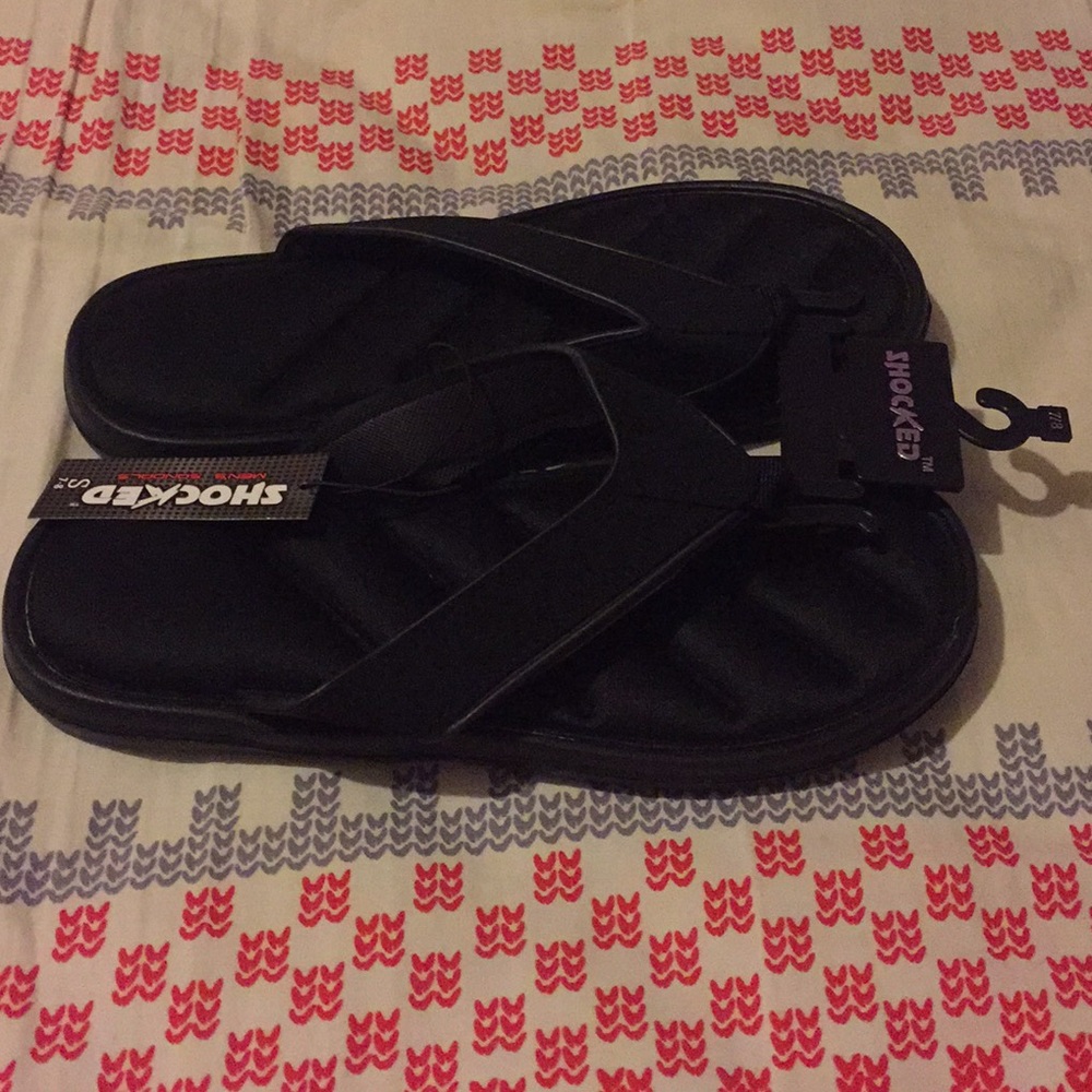 Shocked Men’s Black Sandals Small 7/8